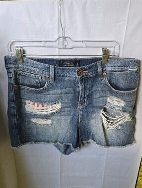 Lucky Brand Distressed Denim Shorts with Flag Patch Details - Blue
